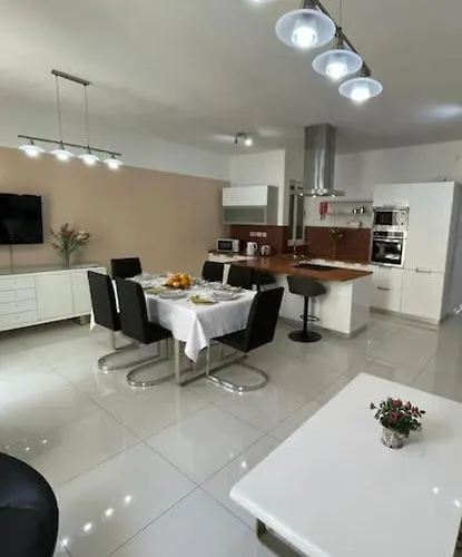 Mensija St. Julian's